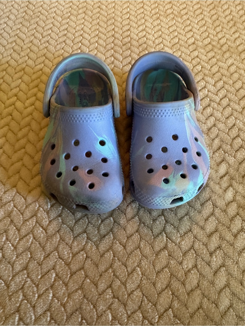 CROCS Kids' Iridescent Blue Lavender Clog Sandals Size 7